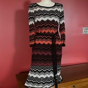 Like new db established 1962 2 layer chevron dress
